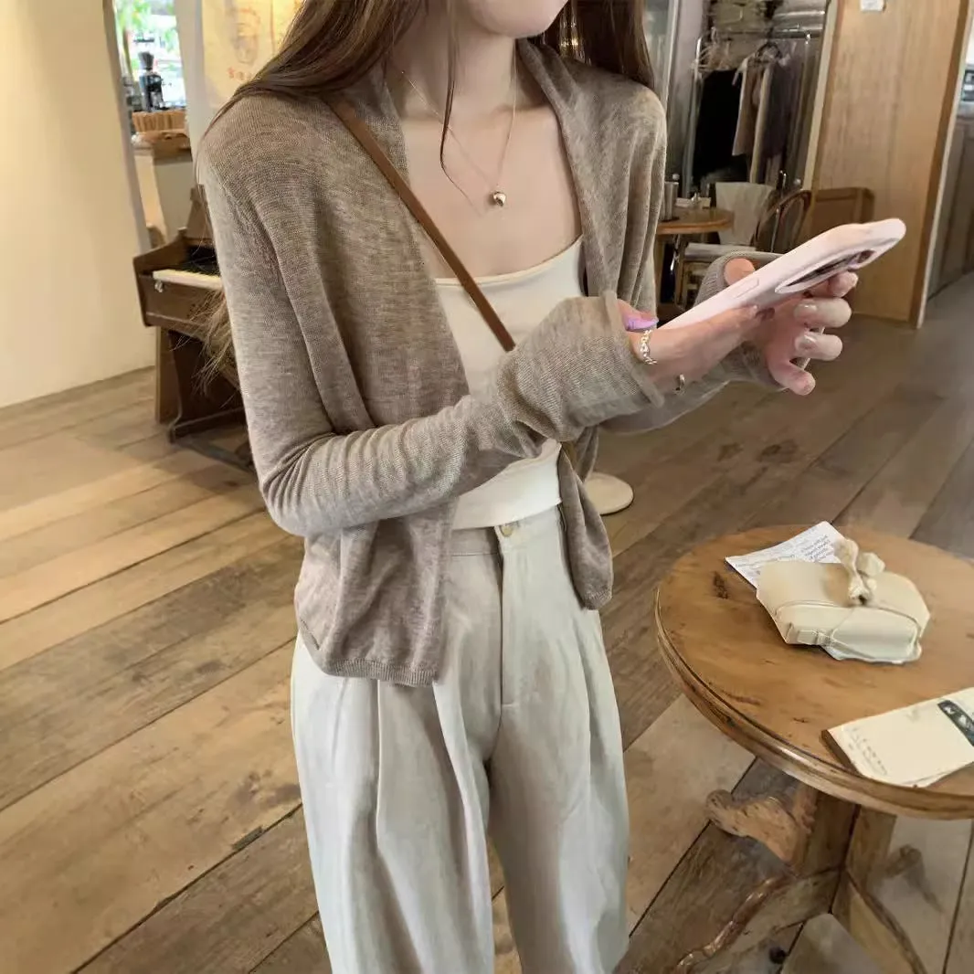 Aiertu outfit fall Early Autumn Lazy Style Design Thin Soft Glutinous Knitted Coat Small Cardigan Simple Niche Curling Short Top