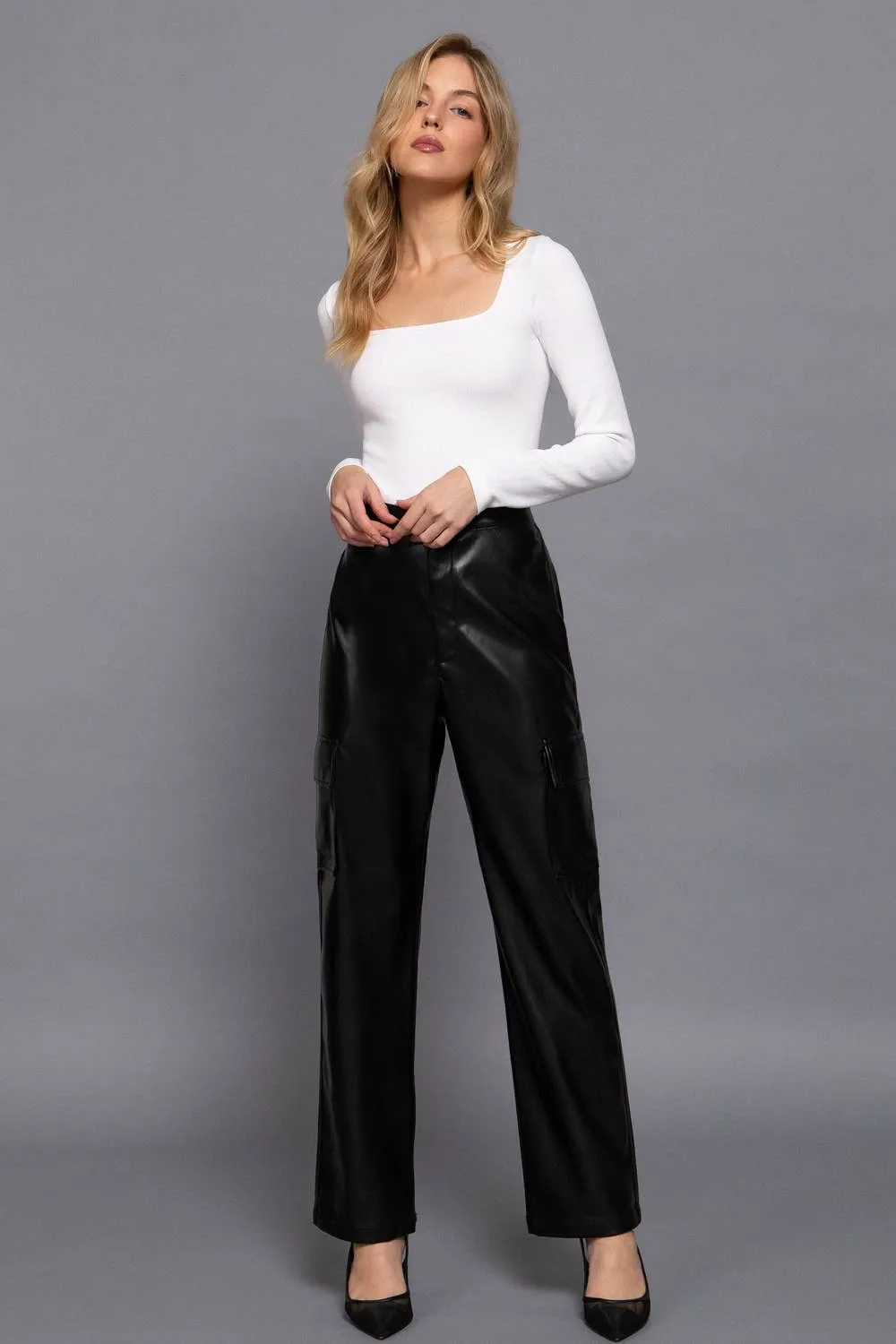 Back Elastic Band Zipper Closure Cargo Faux Leather Pants - Wine