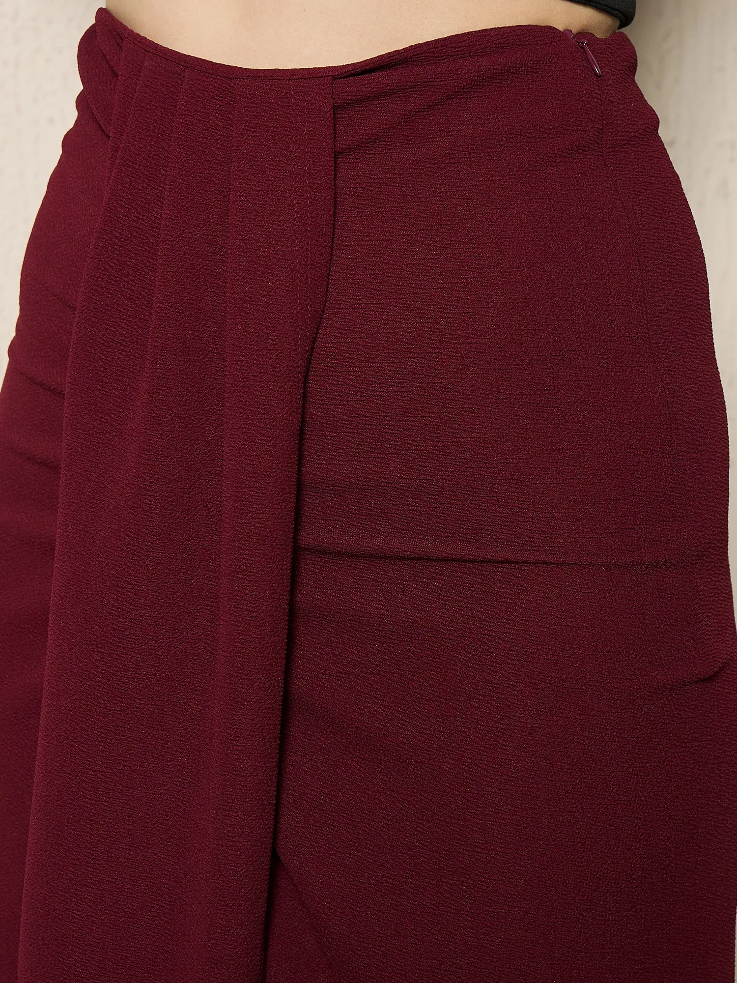 Berrylush Women Solid Maroon High-Rise Waist Zipper-Up Tulip Hem Pleated Midi Skirt