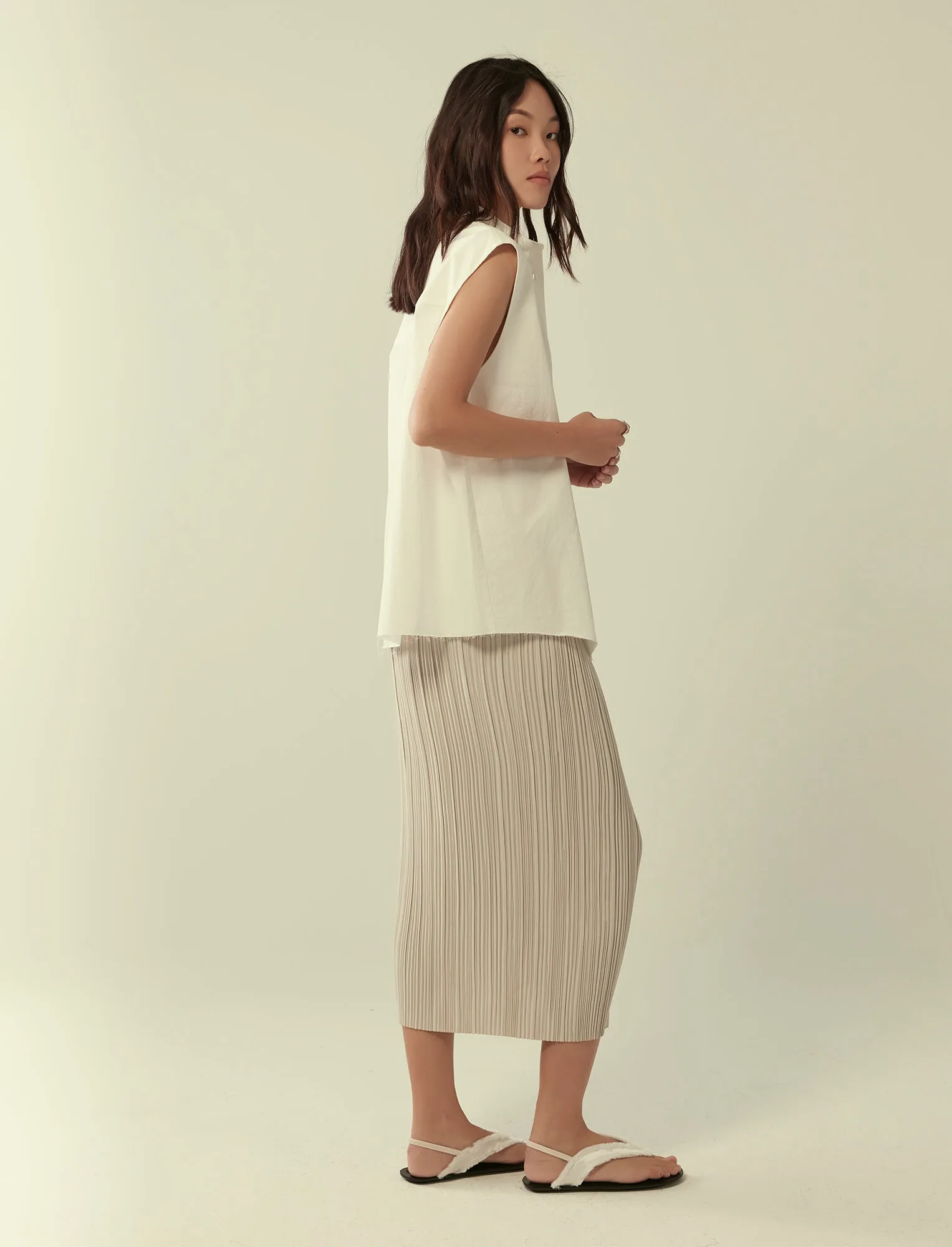 pleated midi skirt