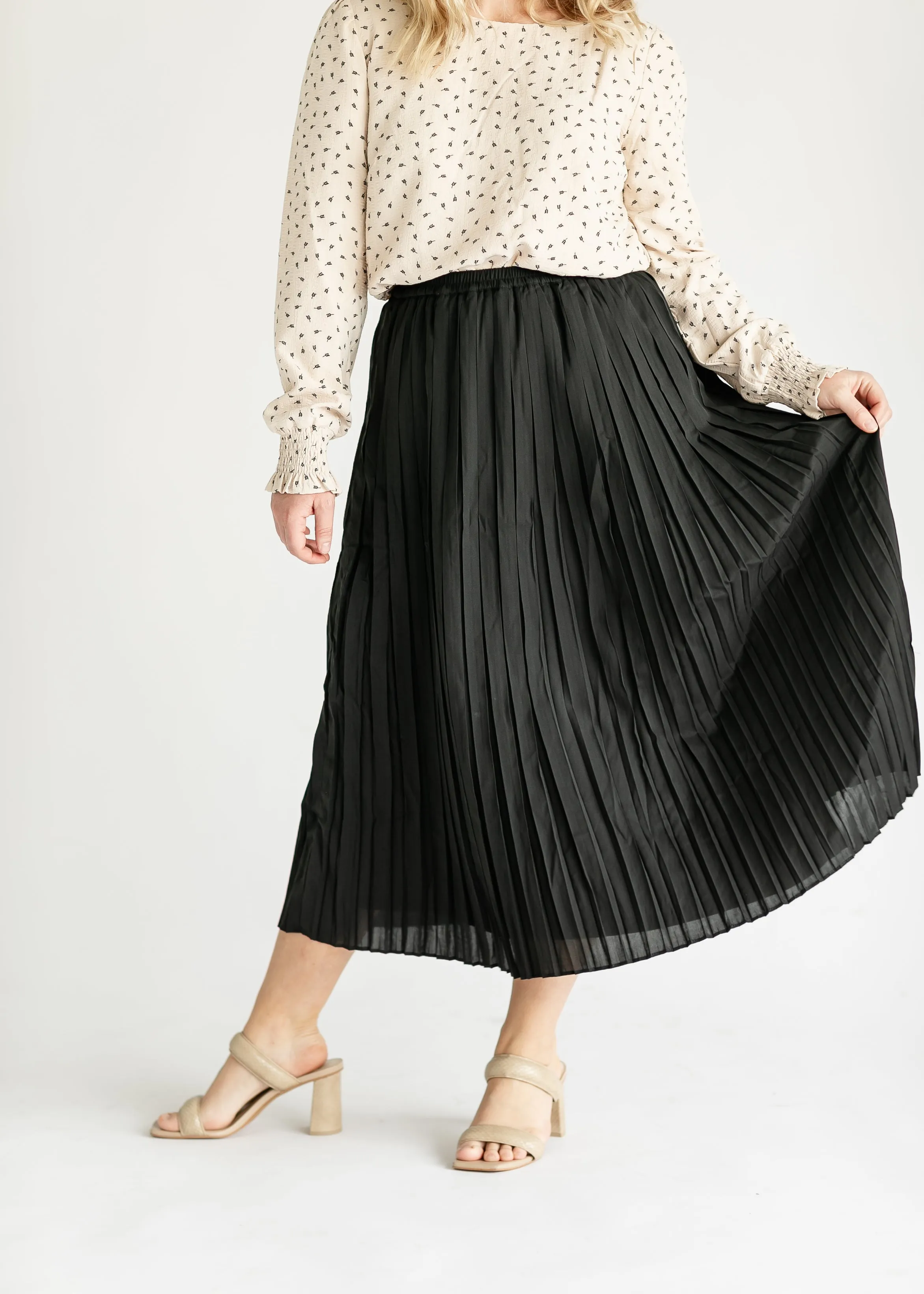 Pleated Pull-On Midi Skirt - FINAL SALE