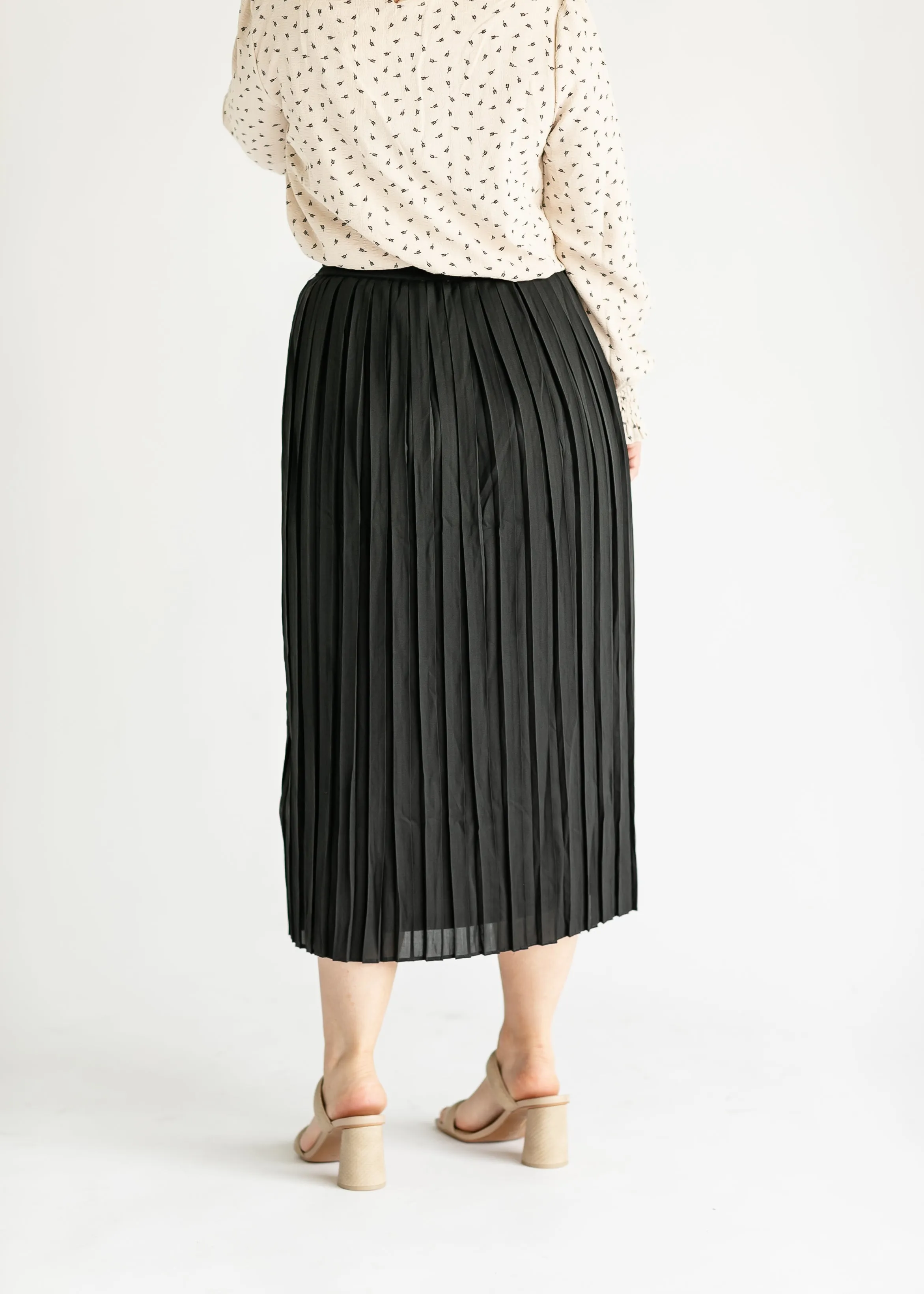 Pleated Pull-On Midi Skirt - FINAL SALE