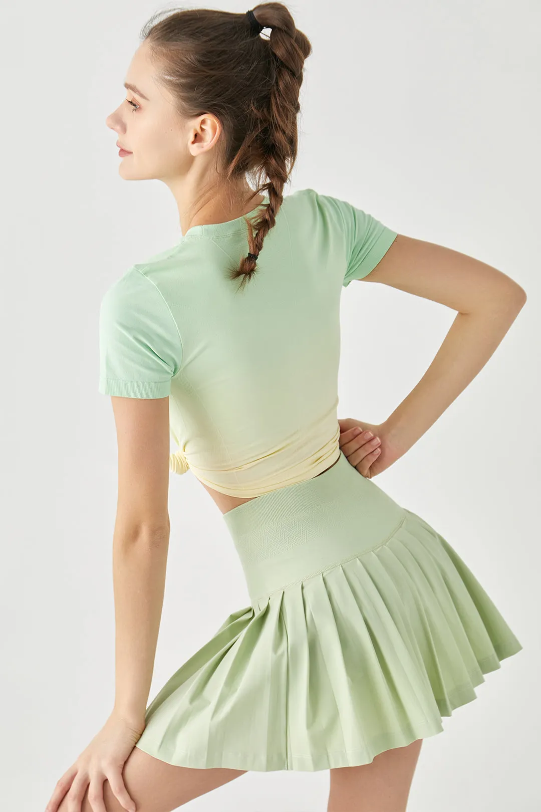 Seamless High-Waisted Pleated Skirt with Built-in Shorts