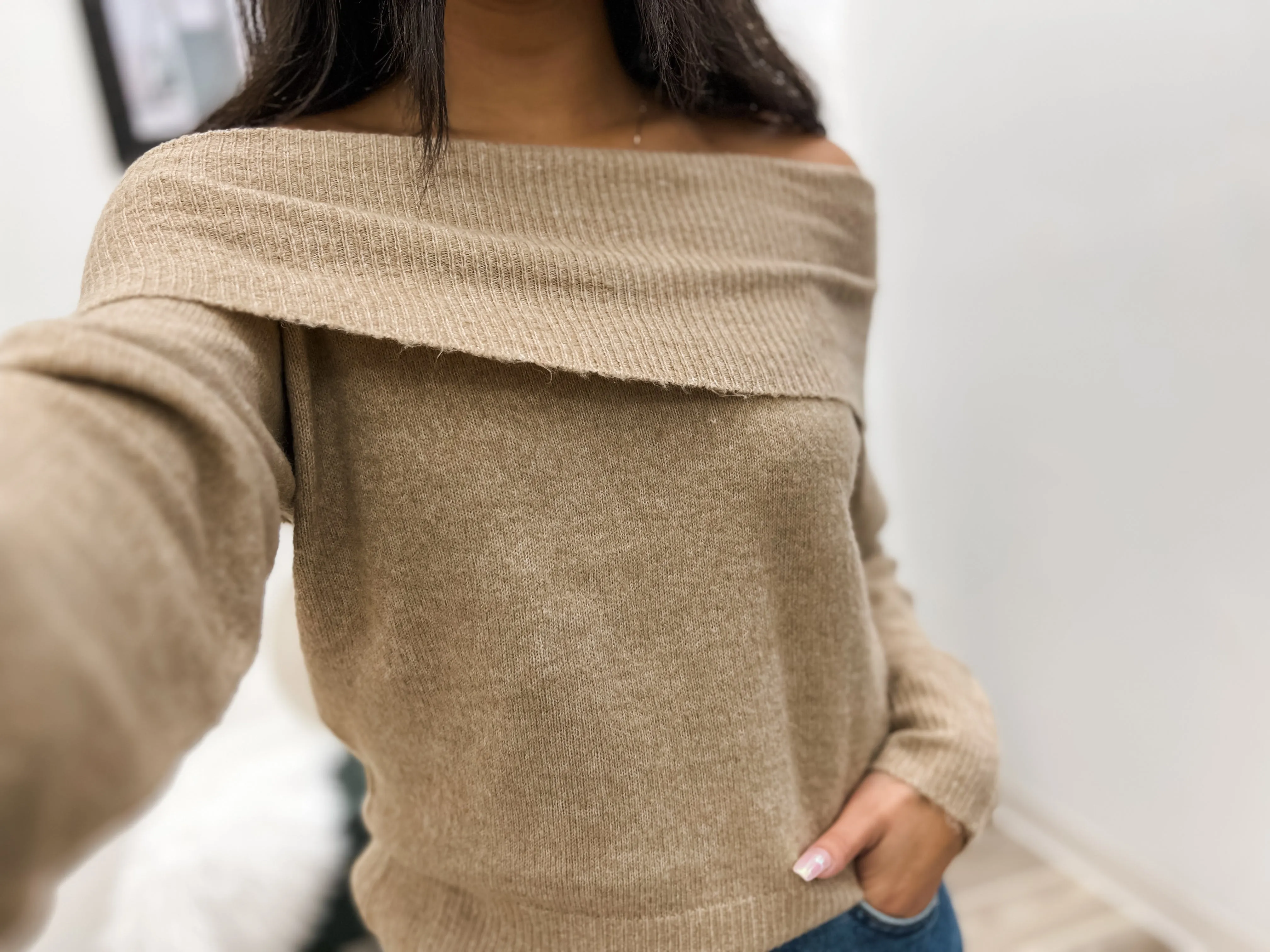 Stella Off-Shoulder Sweater - Camel