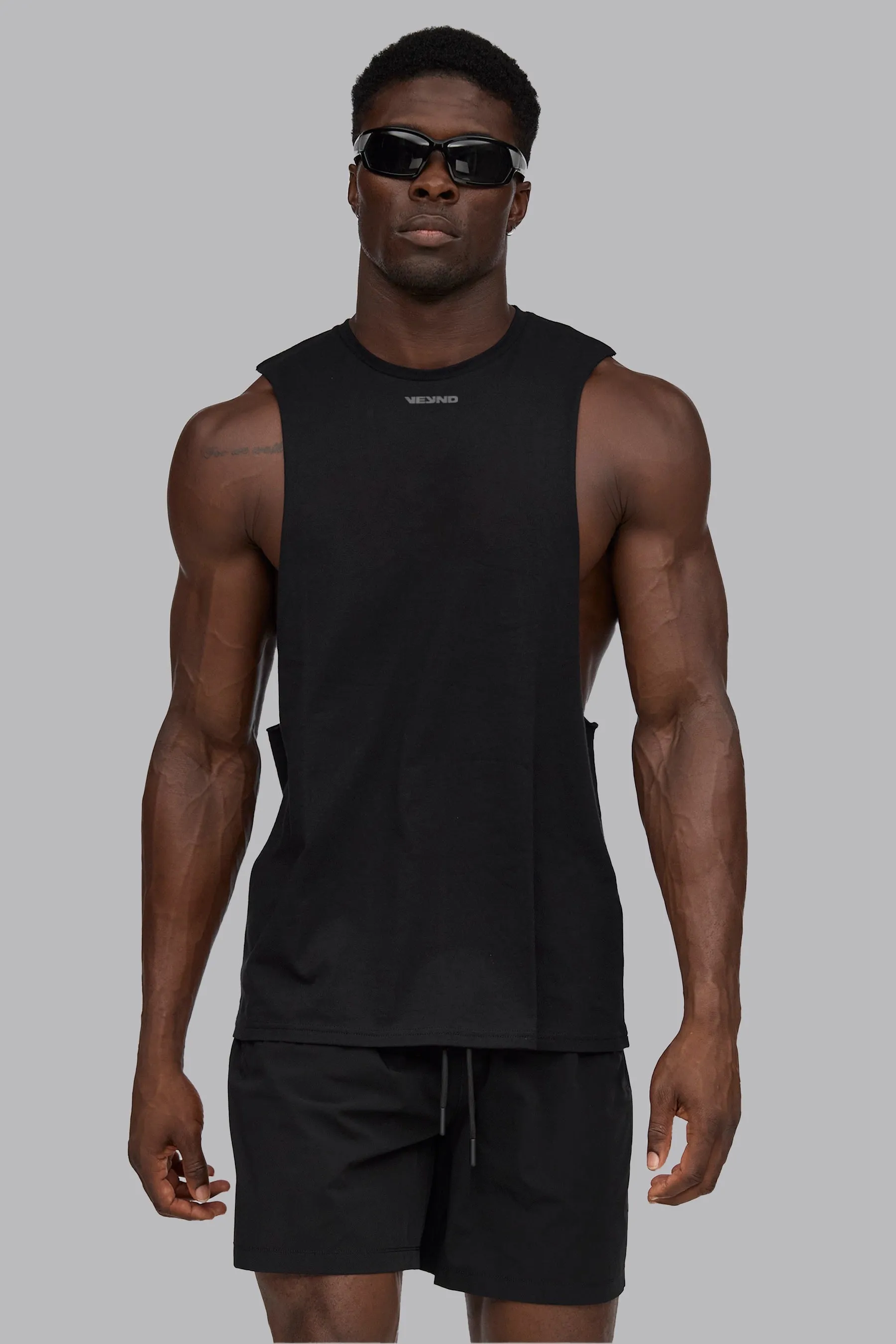 V_BUILD GRAPHIC DROP ARM TANK - Black